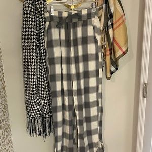 Aerie pants with ruffles